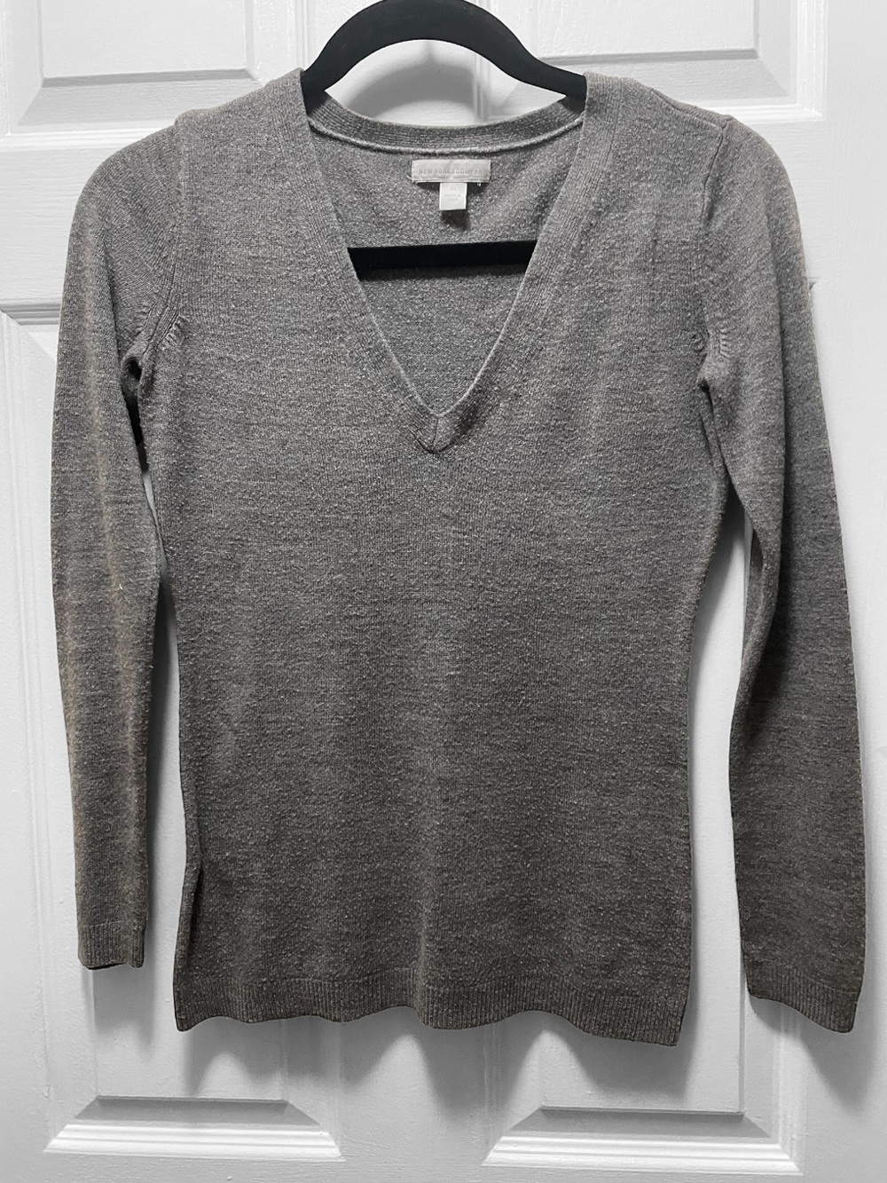 New York & Company Gray V-Neck Sweater